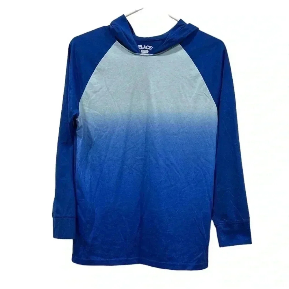 Place pullover hoodie